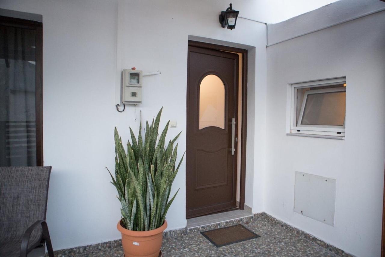 Apartamento Grandmother'S House Psinthos Exterior foto